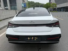 2023 Hyundai Elantra 1.5L CVT LUX Premium, белый — фото 8