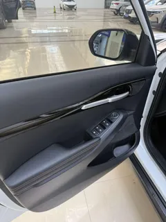 2023 Kia Seltos 1.5L IVT Luxury, белый — фото 4