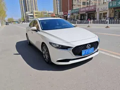 2021 Mazda Mazda3 2.0L AT, белый — фото 3