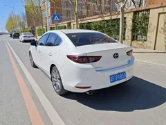 2021 Mazda Mazda3 2.0L AT, белый — фото 6