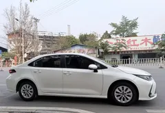 2021 Toyota Corolla 1.5L CVT, белый — фото 3