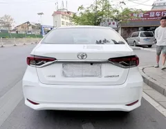 2021 Toyota Corolla 1.5L CVT, белый — фото 4