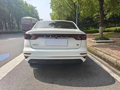 2022 Geely Emgrand 4th Gen 1.5L CVT Flagship, белый — фото 10