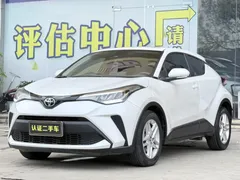 2021 Toyota C-HR 2.0L Luxury, белый — фото 1