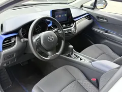 2021 Toyota C-HR 2.0L Luxury, белый — фото 4