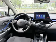 2021 Toyota C-HR 2.0L Luxury, белый — фото 7