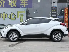 2021 Toyota C-HR 2.0L Luxury, белый — фото 10