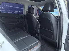 2023 Kia Seltos 1.5L IVT Premium, белый — фото 9