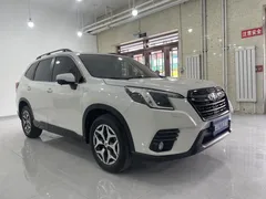 2022 Subaru Forester 2.0i AWD Luxury EyeSight, белый — фото 2