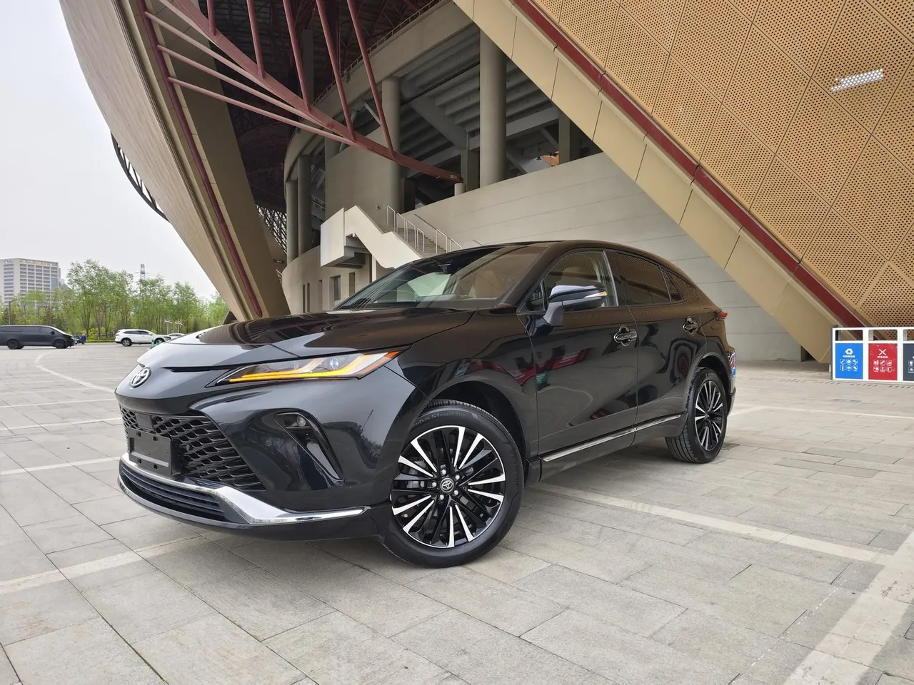 2022 Toyota Venza 2.0L CVT 2WD Premium