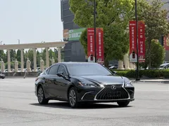 2022 Lexus ES 200 Excellence, чёрный — фото 3
