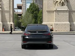 2022 Lexus ES 200 Excellence, чёрный — фото 5