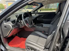 2022 Lexus ES 200 Excellence, чёрный — фото 8