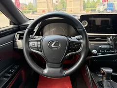 2022 Lexus ES 200 Excellence, чёрный — фото 10