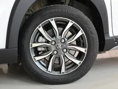 2022 Toyota Yaris L Zhixuan X 1.5L CVT Luxury Plus, белый — фото 4