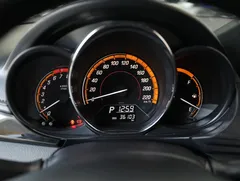 2022 Toyota Yaris L Zhixuan X 1.5L CVT Luxury Plus, белый — фото 8
