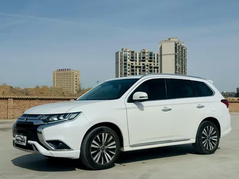 2021 Mitsubishi Outlander 2.4L 4WD 7-seat