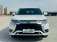 2021 Mitsubishi Outlander 2.4L 4WD 7-seat, белый — фото 2
