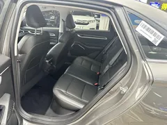 2023 Geely Emgrand 4th Gen 1.5L CVT Premium Champion — фото 5