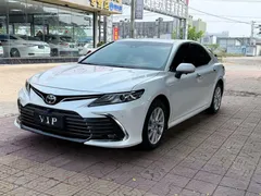 2023 Toyota Camry 2.0GVP Leading, белый — фото 1