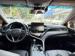 2023 Toyota Camry 2.0GVP Leading, белый — фото 7