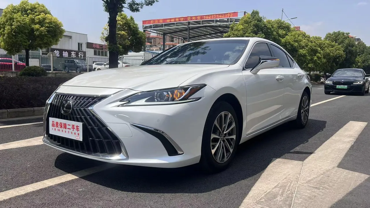 2022 Lexus ES 200 Excellence