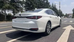 2022 Lexus ES 200 Excellence, белый — фото 4