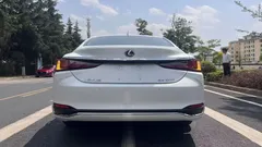 2022 Lexus ES 200 Excellence, белый — фото 5