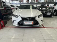 2022 Lexus ES 200 Excellence, белый — фото 2