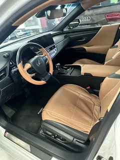 2022 Lexus ES 200 Excellence, белый — фото 3