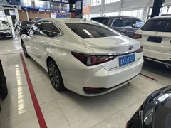 2022 Lexus ES 200 Excellence, белый — фото 7