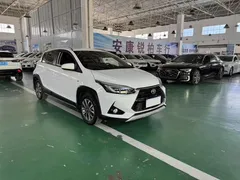 2022 Toyota Yaris L Zhixuan 1.5L CVT Luxury Plus, белый — фото 2