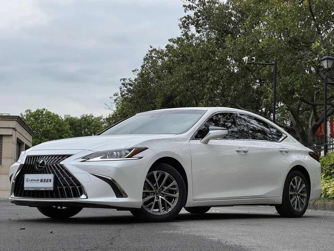 2021 Lexus ES 260