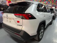 2022 Toyota RAV4 2.0L CVT 2WD Fashion Plus, белый — фото 13