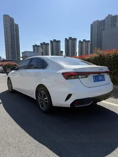 2023 Kia Cerato 1.5L IVT Luxury, белый — фото 4