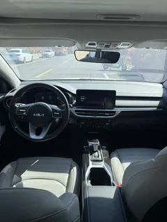 2023 Kia Cerato 1.5L IVT Luxury, белый — фото 6
