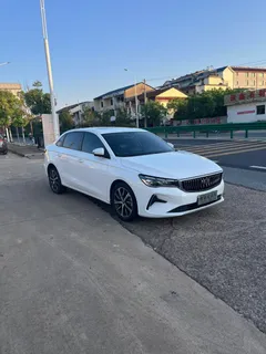 2022 Geely Emgrand 4th Gen 1.5L CVT Flagship, белый — фото 3
