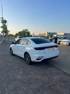 2022 Geely Emgrand 4th Gen 1.5L CVT Flagship, белый — фото 9