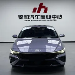 2023 Hyundai Elantra 1.5L CVT LUX Premium — фото 2
