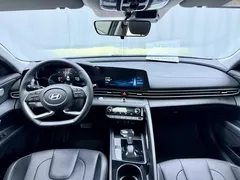 2023 Hyundai Elantra 1.5L CVT LUX Premium — фото 8