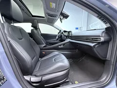 2023 Hyundai Elantra 1.5L CVT LUX Premium — фото 10