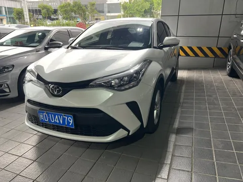 2022 Toyota C-HR 2.0L Leading