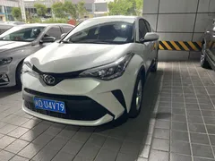 2022 Toyota C-HR 2.0L Leading, белый — фото 1