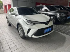2022 Toyota C-HR 2.0L Leading, белый — фото 3