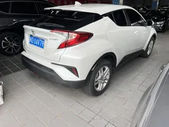 2022 Toyota C-HR 2.0L Leading, белый — фото 7