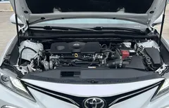 2023 Toyota Camry 2.0G Luxury, белый — фото 11
