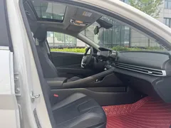 2023 Hyundai Elantra 1.5L CVT LUX Premium, белый — фото 8