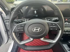 2023 Hyundai Elantra 1.5L CVT LUX Premium, белый — фото 11