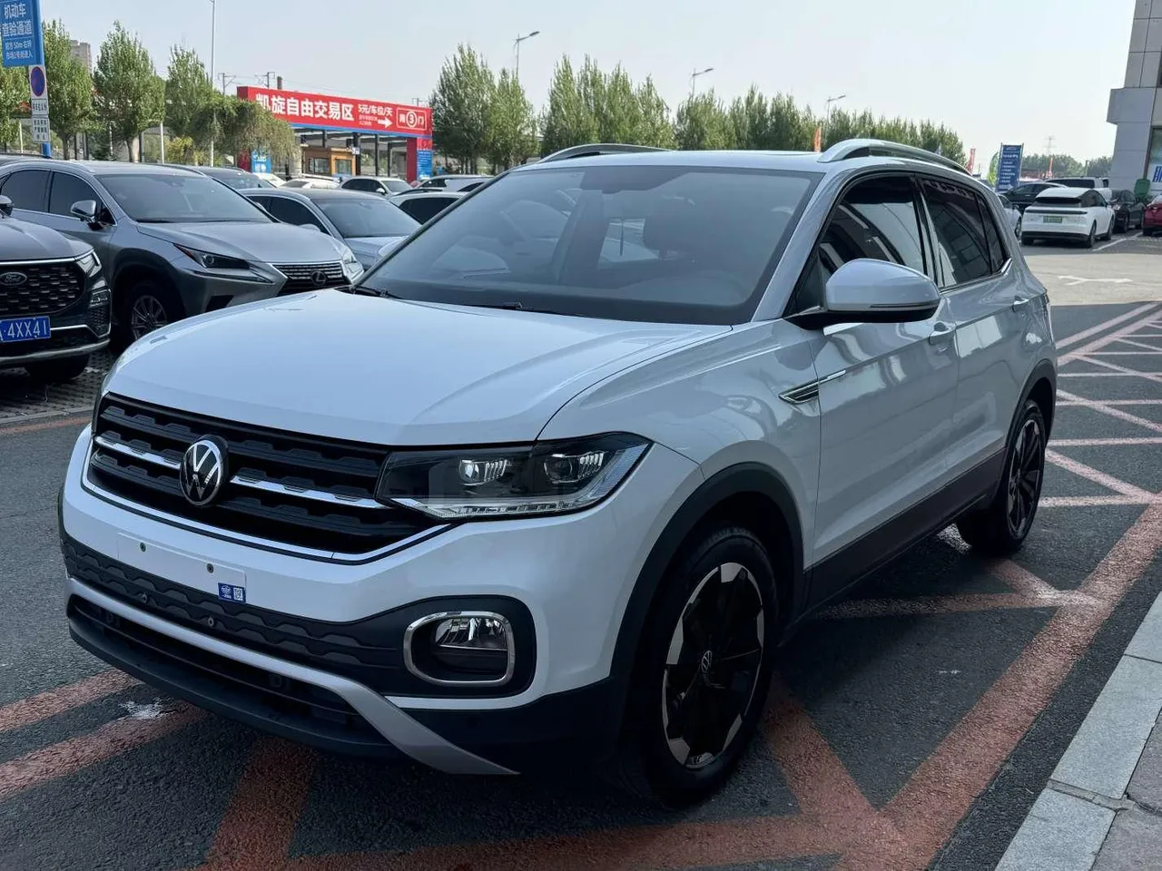 2021 Volkswagen Tacqua 1.5L AT