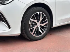 2022 Geely Emgrand 4th Gen 1.5L CVT Premium, белый — фото 7
